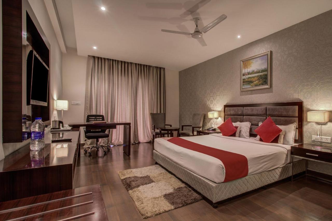 Oyo 3575 The Wave International Otel Jamshedpur Dış mekan fotoğraf